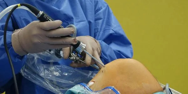 best knee pain doctor in Greater Noida